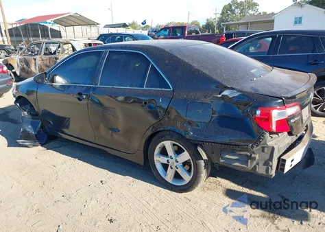 2014 Toyota Camry Se z USA, uszkodzony, nr VIN 4T1BF1FK6EU303513